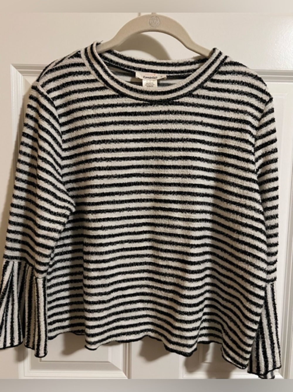 Preowned Urban Romantics striped shirt top. Size L